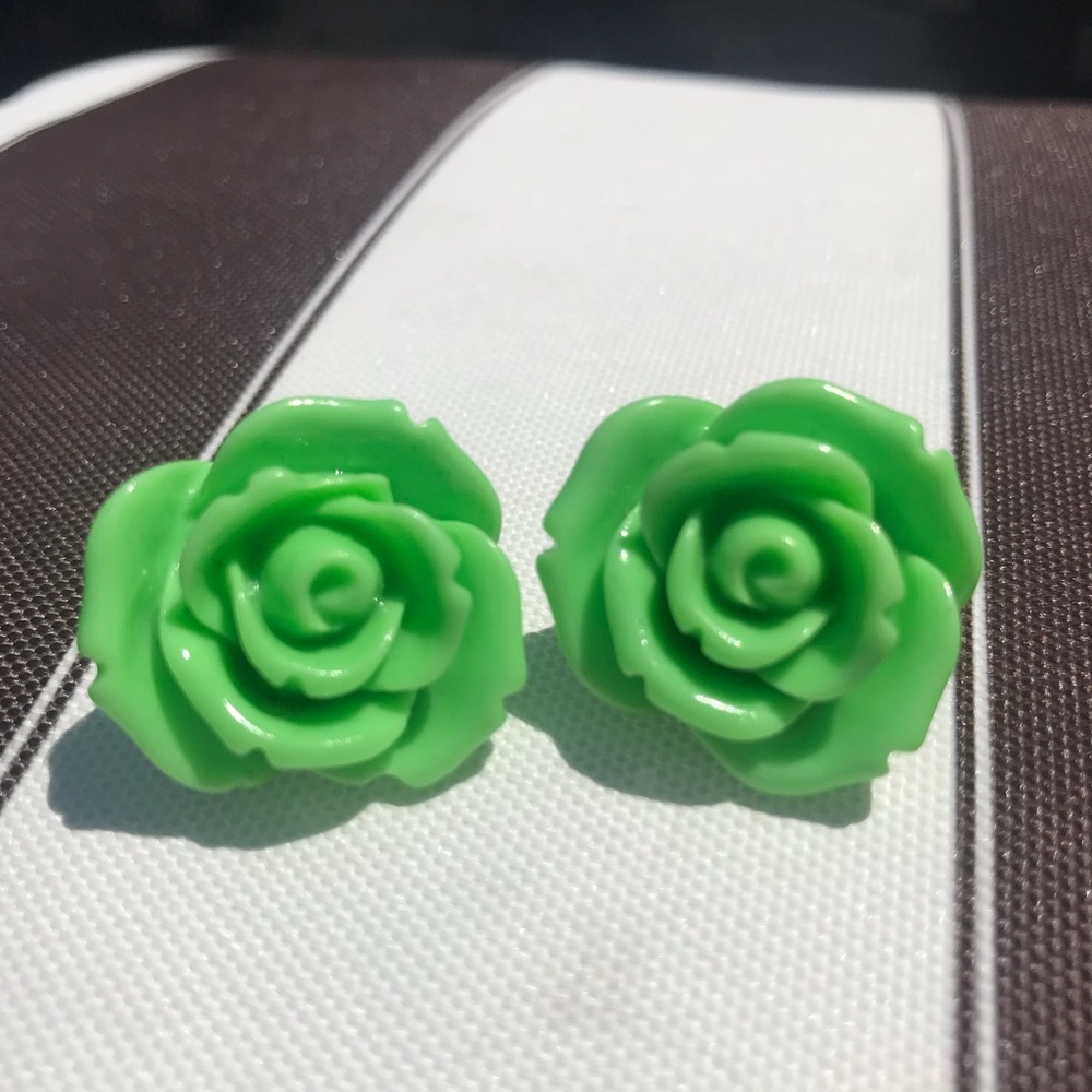 🌺 GREEN NEON ROSE earrings 🌺